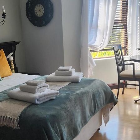 The Wooden Leg Guesthouse Kleinmond Dış mekan fotoğraf