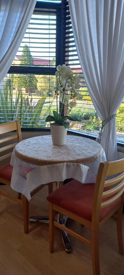 The Wooden Leg Guesthouse Kleinmond Dış mekan fotoğraf