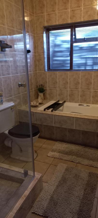 The Wooden Leg Guesthouse Kleinmond Dış mekan fotoğraf